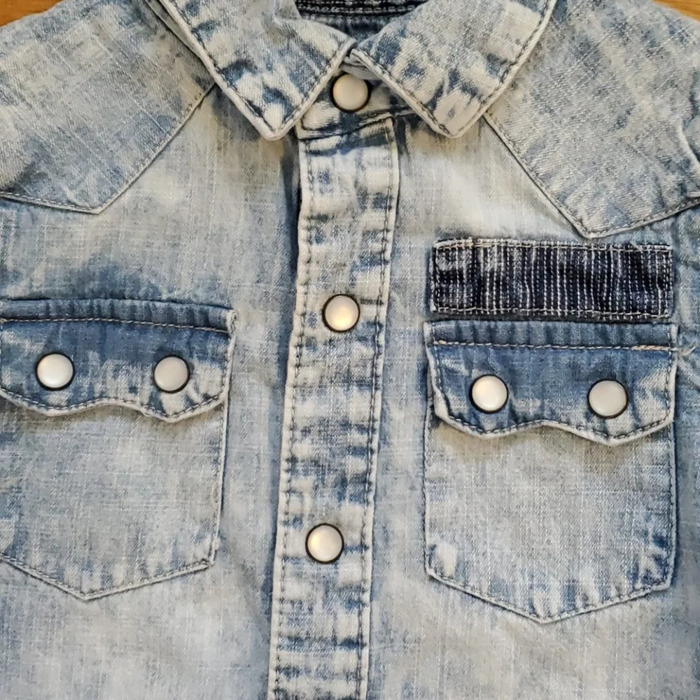 Acid washed‎ shirt